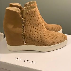 Via Spiga Wedge Suede